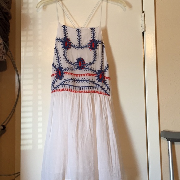 Piper by Townsen Embroidered Halter Top white - Picture 10 of 12